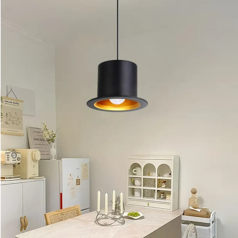 Moderne schwarze LED Pendelleuchte im Hut Design aus Metall für Esszimmer