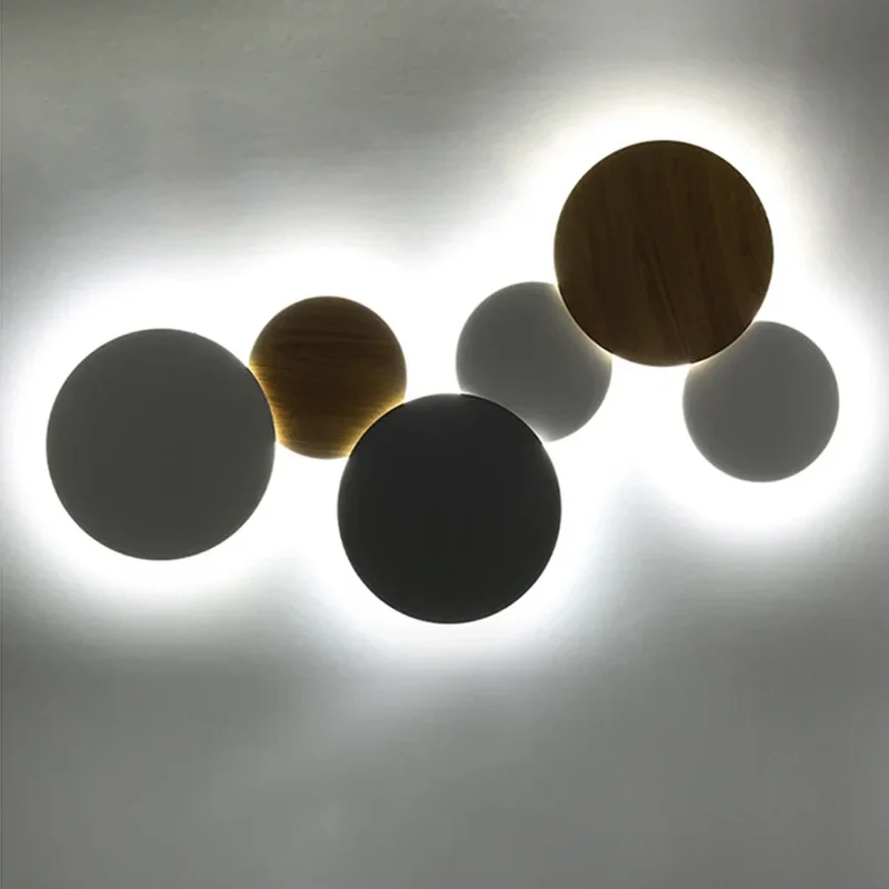 LED-Wandleuchte im schlichten Stil aus lackiertem Metall – Meliora
