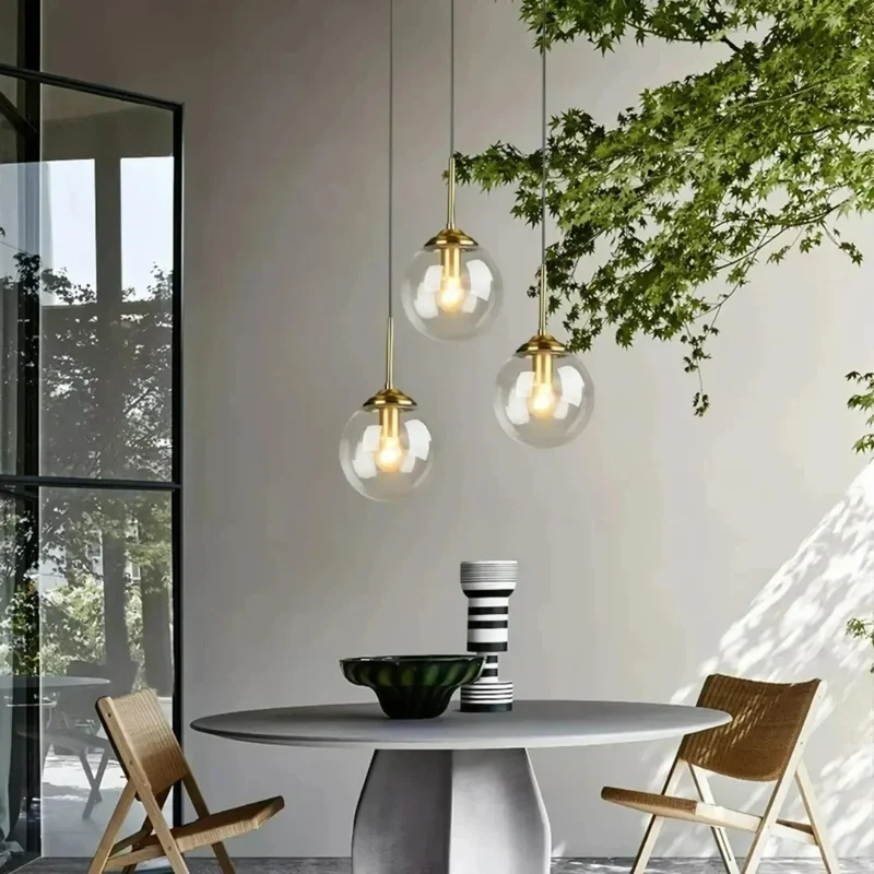 Moderne Glas Pendelleuchte in Kugelform für Esszimmer & Esstisch