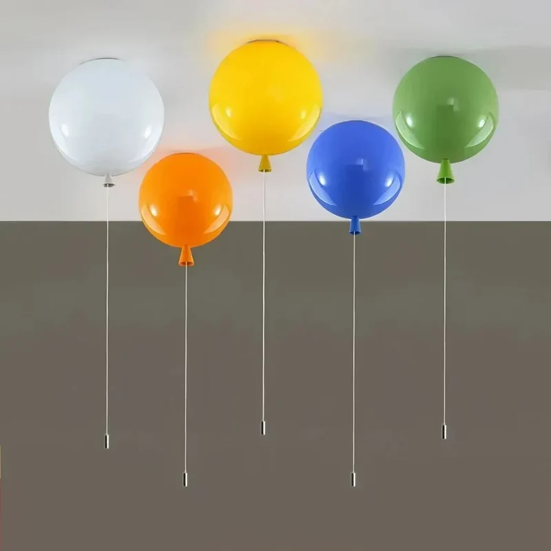 Moderne Kugel-Deckenleuchte im Ballon-Design für das Kinderzimmer
