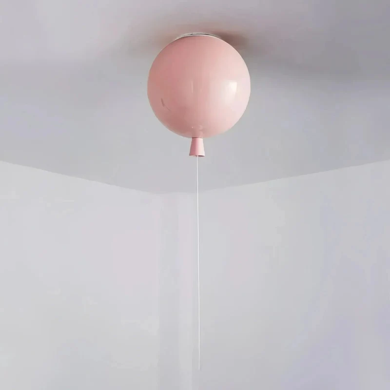Moderne Kugel-Deckenleuchte im Ballon-Design für das Kinderzimmer