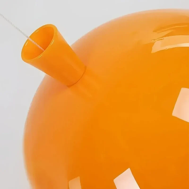 Moderne Kugel-Deckenleuchte im Ballon-Design für das Kinderzimmer