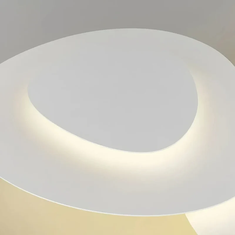 Moderne dimmbare LED Deckenleuchte in Weiß für das Wohnzimmer