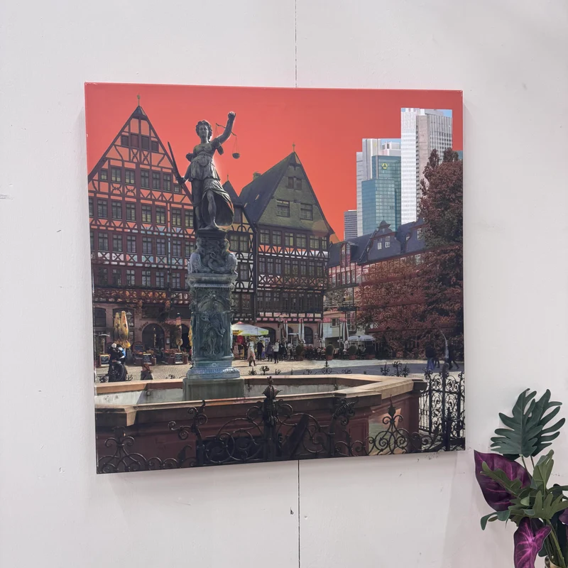 Wandbild 90x90 - Frankfurt Gerechtigkeitsbrunnen Rot - Fotodruck auf Leinwand Gebraucht