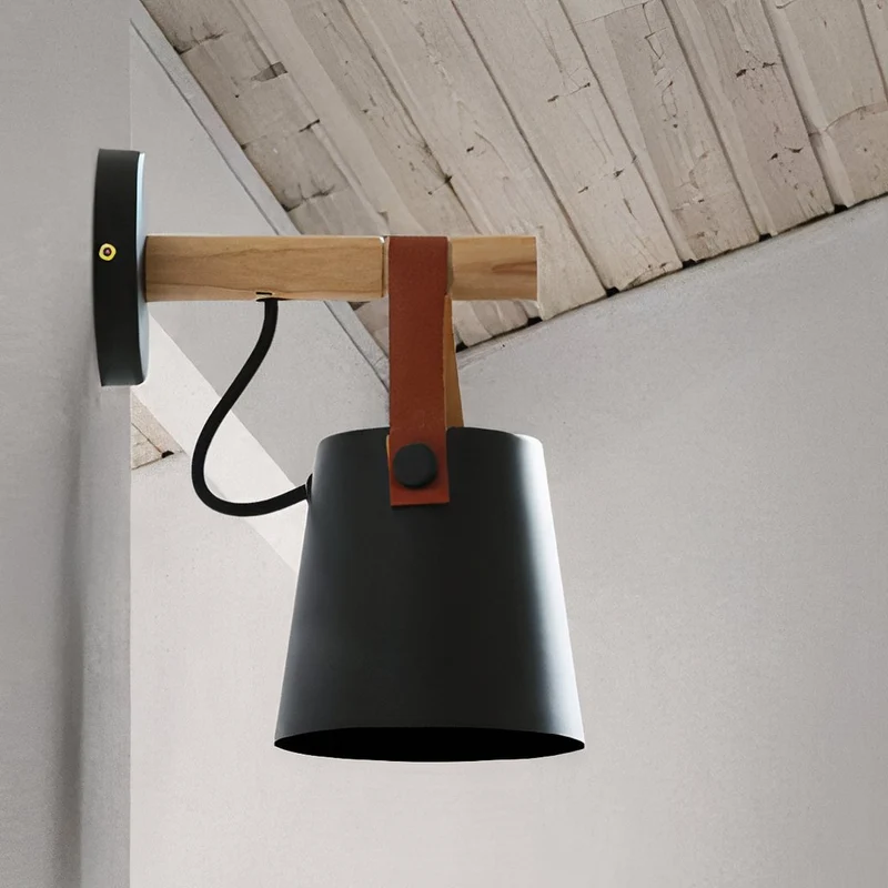 LED Wandleuchte im nordischen Design aus Holz mit Eisenlampenschirm für Esszimmer