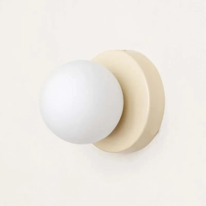 Moderne Opalglas LED Wandleuchte mit Kugel für Flur und Schlafzimmer