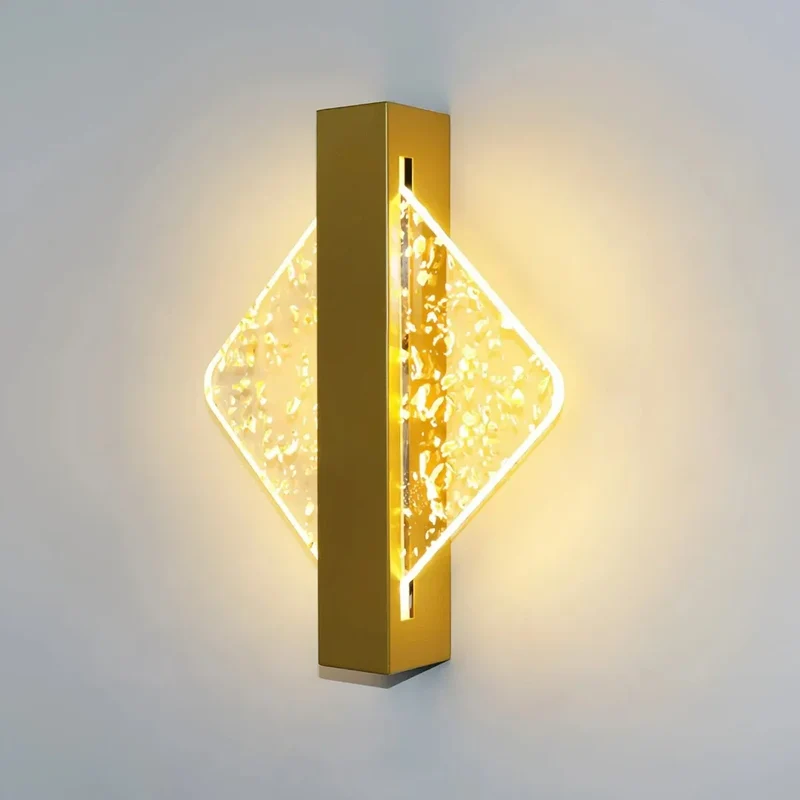 Moderne Wandleuchte aus Eisen und Acryl fürs Schlafzimmer