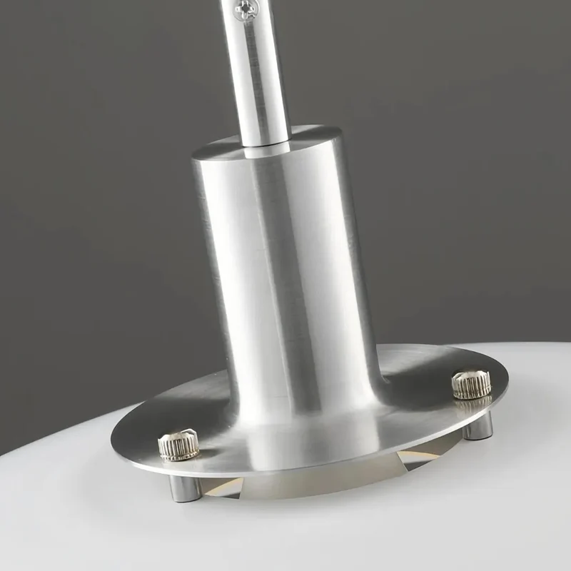 Moderne UFO Pendelleuchte aus Metall für den Esstisch