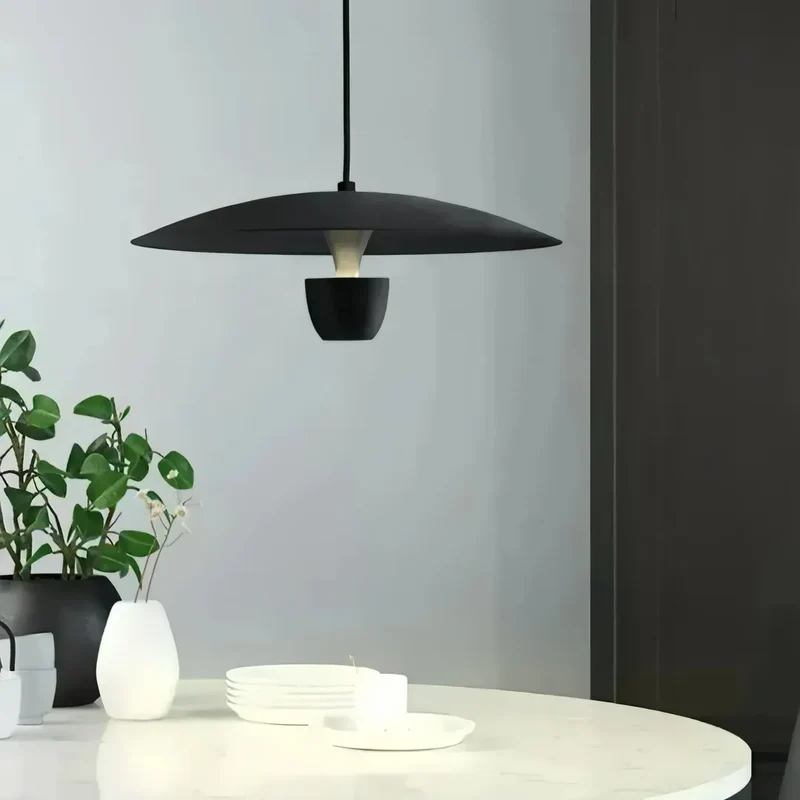 Moderne UFO Hängeleuchte für Esszimmer, höhenverstellbar, schwarz
