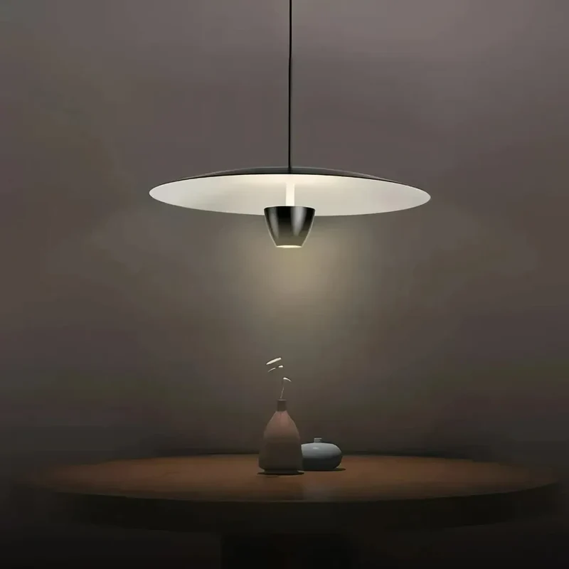 Moderne UFO Hängeleuchte für Esszimmer, höhenverstellbar, schwarz