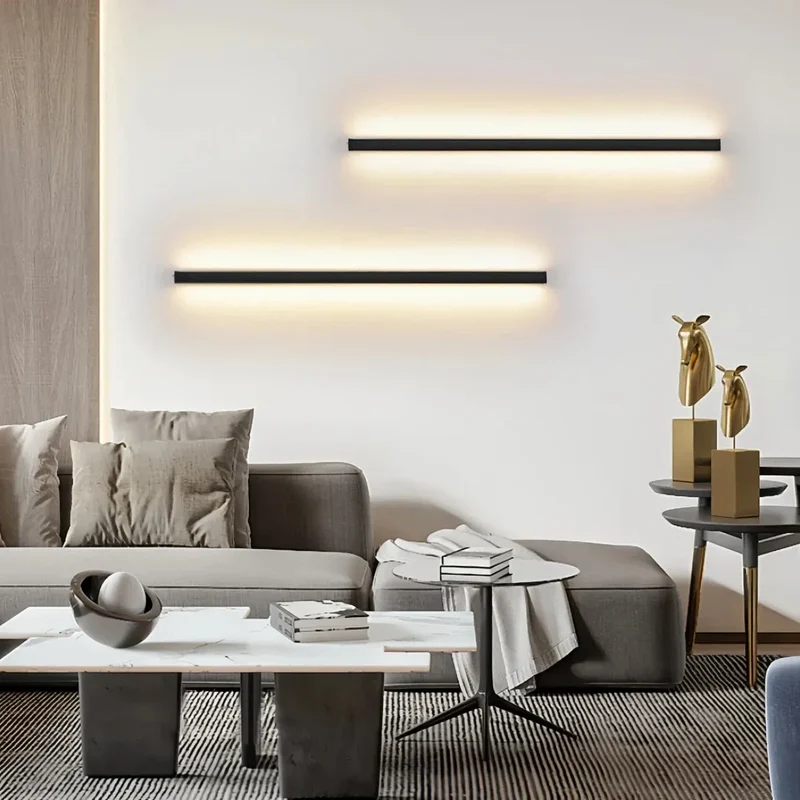 Moderne längliche LED-Wandleuchte fürs Wohnzimmer