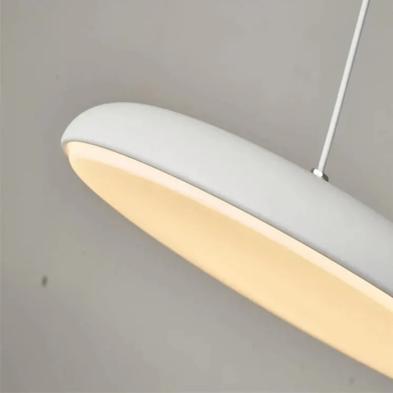 Energieeffiziente LED-Hängeleuchte im eleganten Stil – Nébulo