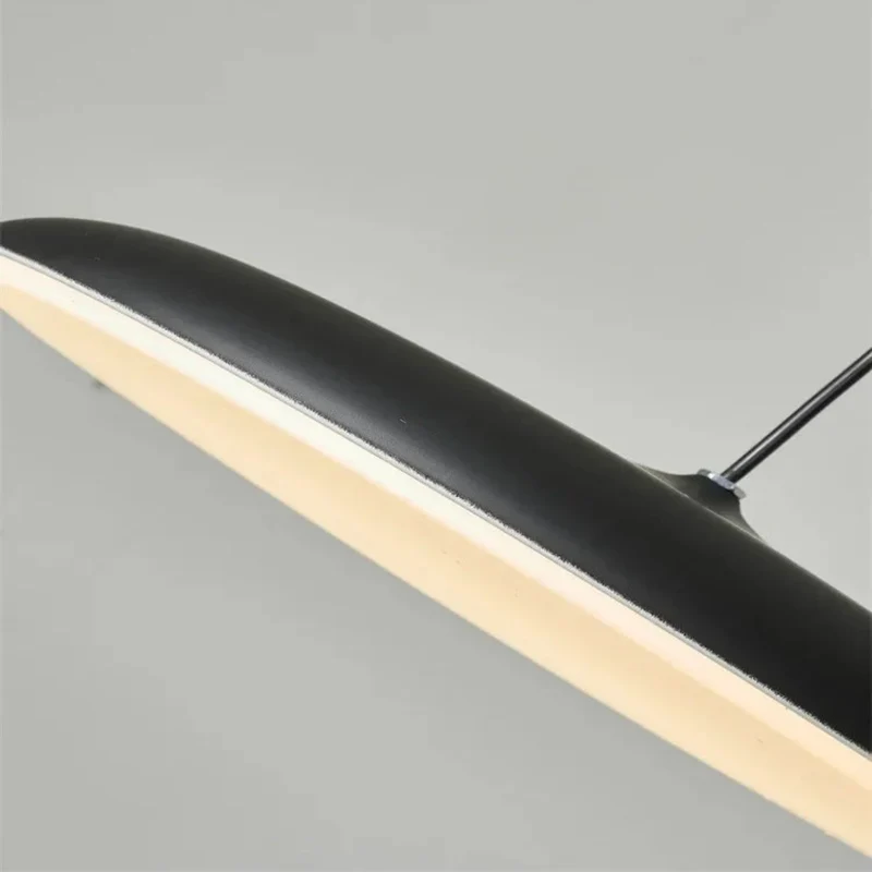 Energieeffiziente LED-Hängeleuchte im eleganten Stil – Nébulo