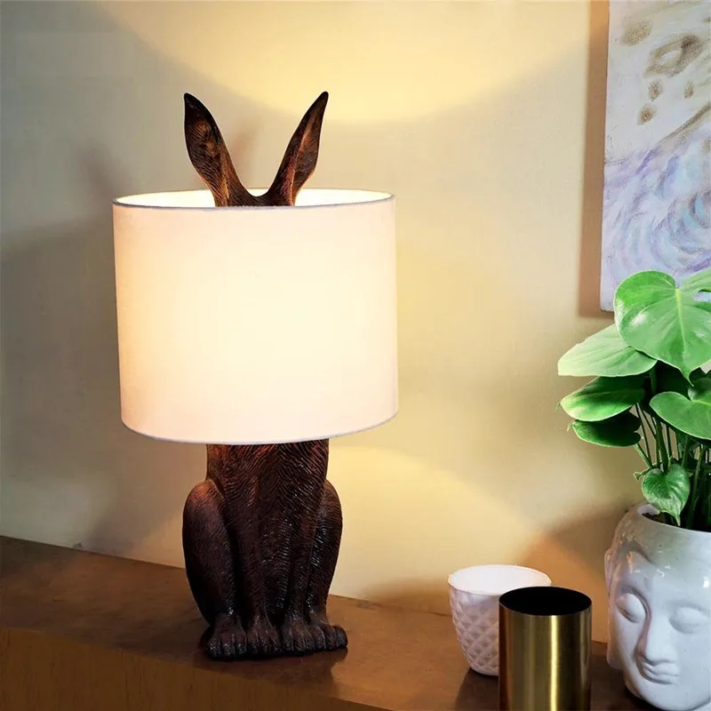 Elegantes Nachtlicht mit moderner Tiersilhouette – Auralis
