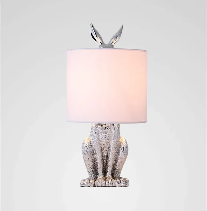 Elegantes Nachtlicht mit moderner Tiersilhouette – Auralis