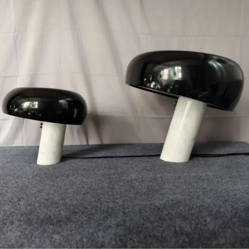 Kleine Nachttischlampe im skandinavischen Stil – Ovolis