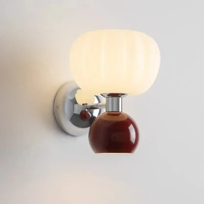 Zeitgenössische verchromte Wandleuchte mit sanftem Design – Astra