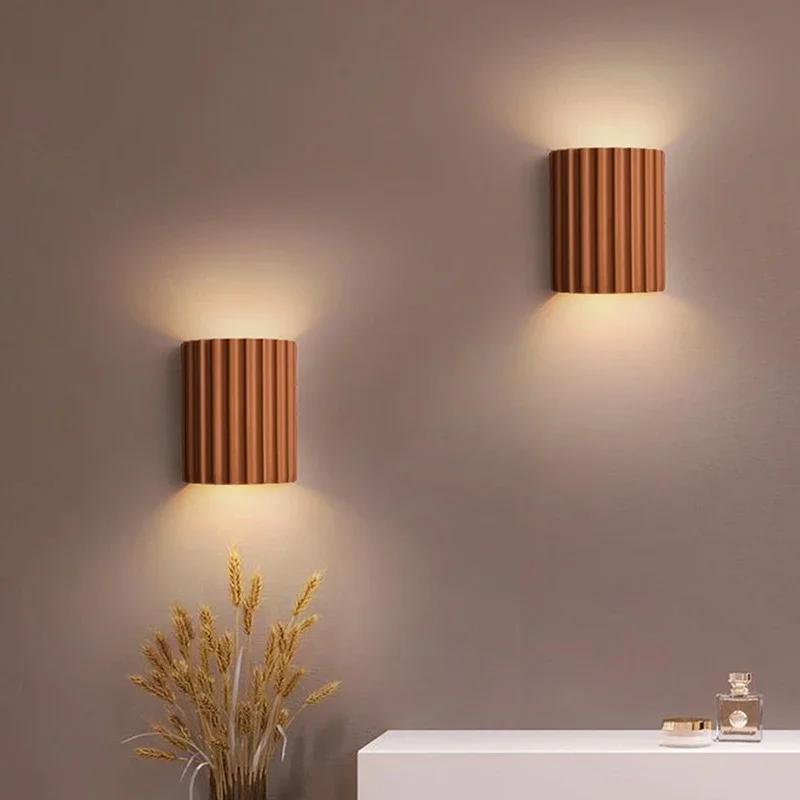 Zeitgenössische Relief-Wandleuchte Zeitlose Eleganz – Striée Éclat