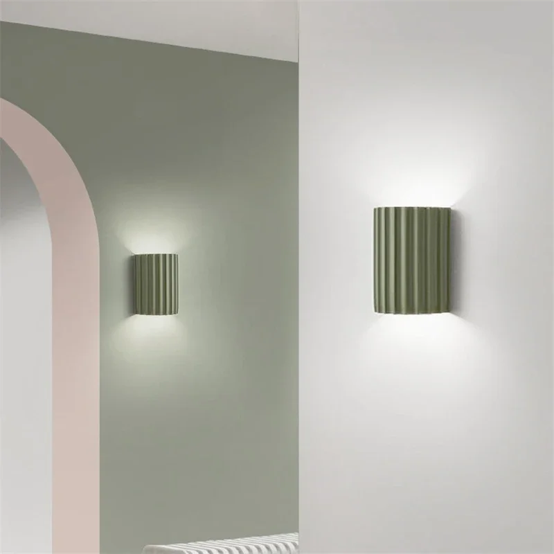 Zeitgenössische Relief-Wandleuchte Zeitlose Eleganz – Striée Éclat