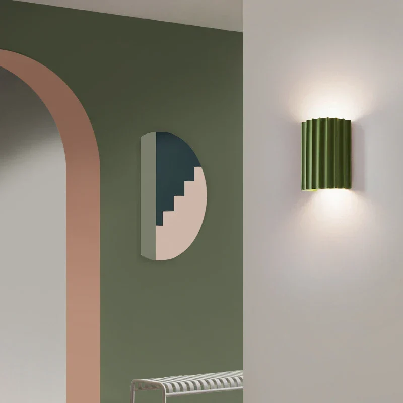 Zeitgenössische Relief-Wandleuchte Zeitlose Eleganz – Striée Éclat
