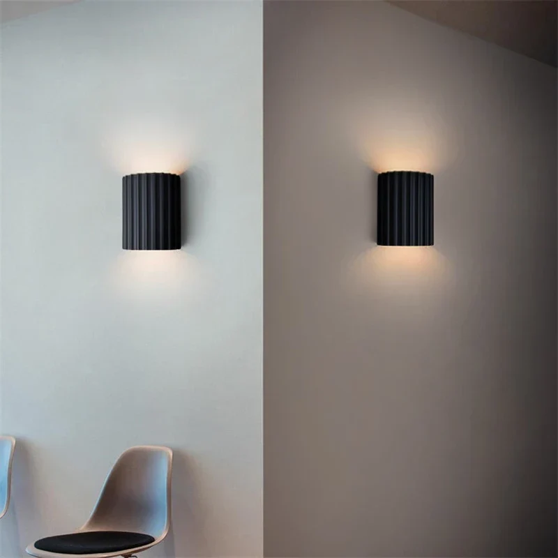 Zeitgenössische Relief-Wandleuchte Zeitlose Eleganz – Striée Éclat