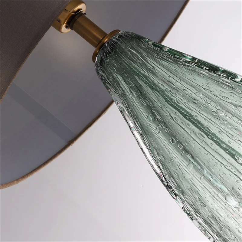 Design-Tischlampe aus bernsteinfarbenem Glas & Metall – Prisma