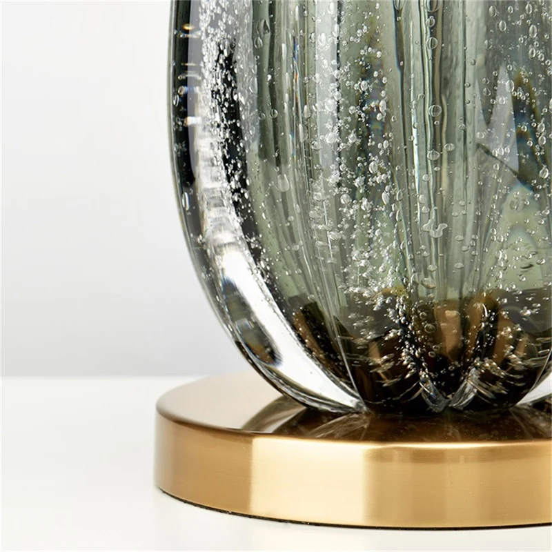 Design-Tischlampe aus bernsteinfarbenem Glas & Metall – Prisma