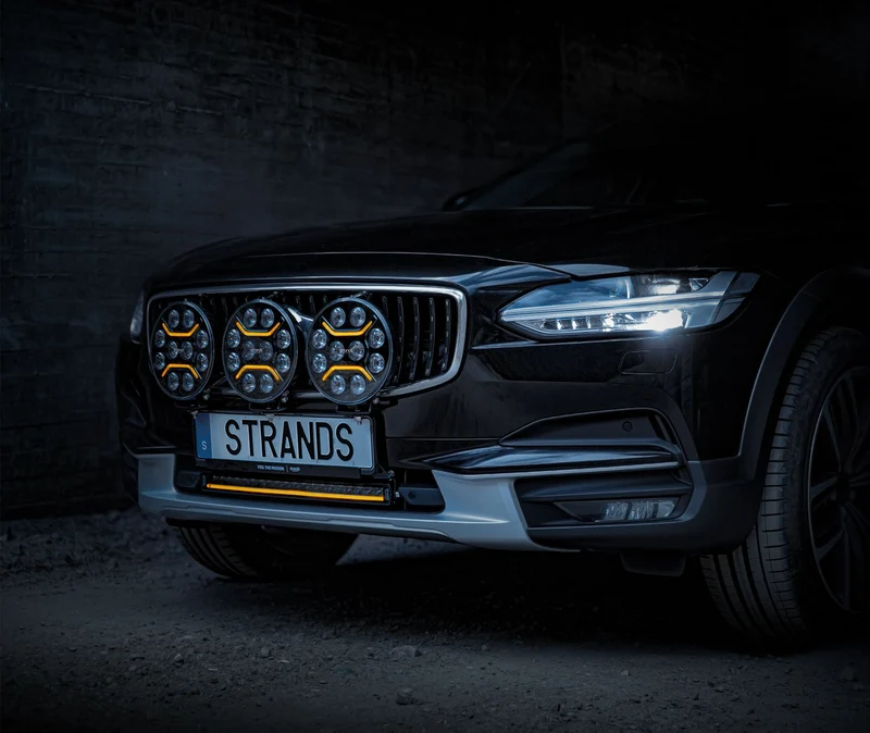 Strands Dark Knight Intensives Fahrlicht / 9"