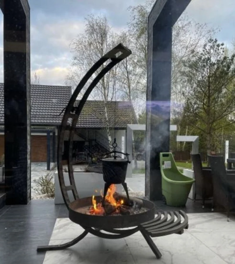 Casa Padrino Luxus Metall Schwenkgrill Schwarz / Silber 80 x 70 x H. 190 cm