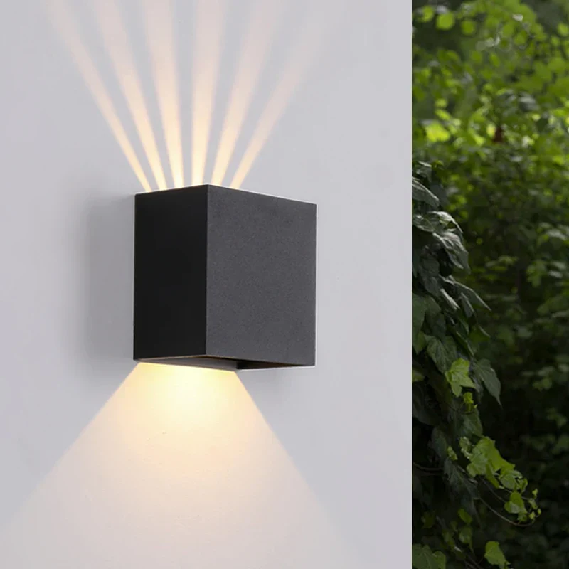 Dekorative Außenwandleuchte mit robuster Ausführung – Cubik