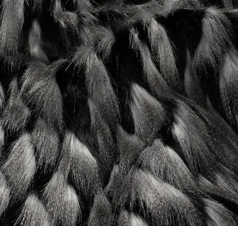 Casa Padrino Luxus Tagesdecke Schwarz / Grau 150 x 180 cm - Kunstpelz Wohndecke