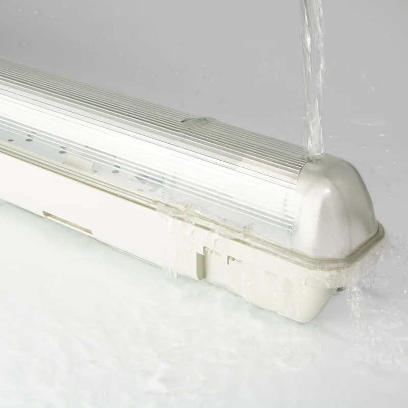 Feuchtraumleuchte mit HF-Bewegungsmelder und LED-Röhre, 60 cm, 4.000 K, IP65 - LED's Light
