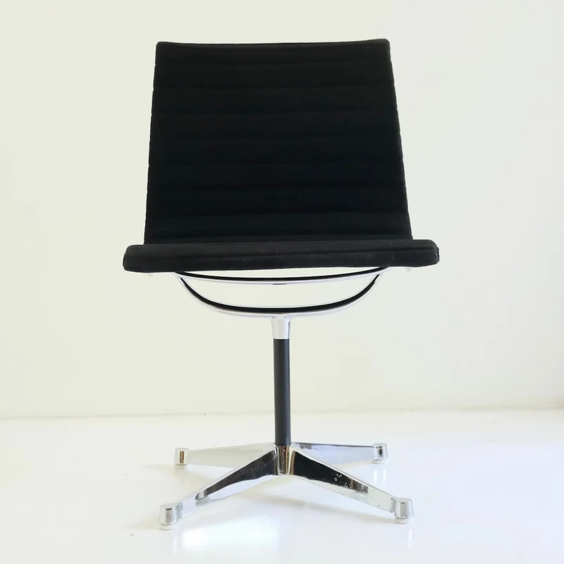 Vintage Eames Aluminium Chair EA 101 Buerostuhl - Herman Miller