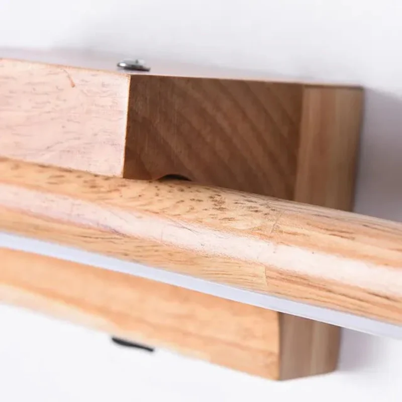 Wandleuchte für das Bad aus Holz – Skandinavisches Design