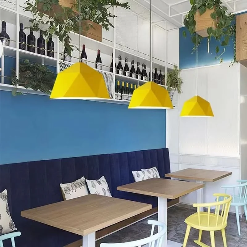 Hängelampe Loft-Stil mit lebendigen, bunten Lampenschirmen – Pop