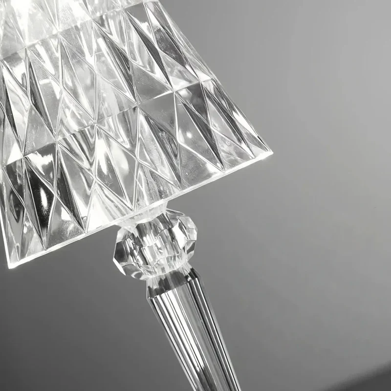 Kabellose LED-Tischlampe aus Acrylglas mit Touchschalter