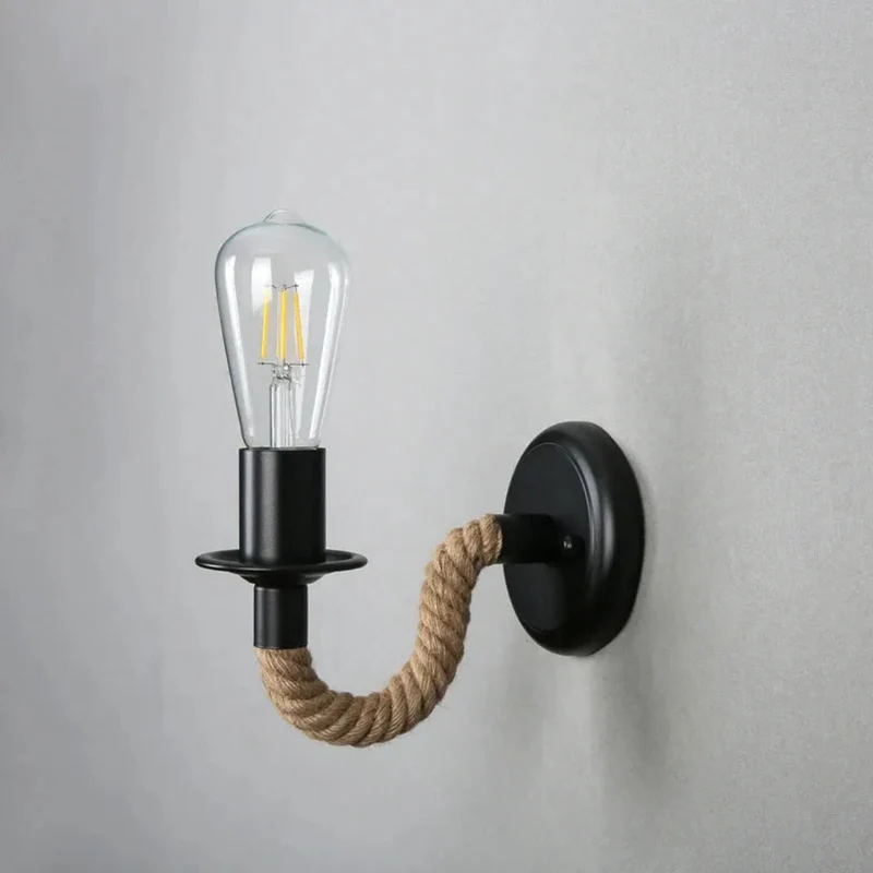 LED Wandleuchte im Industrie-Stil mit Juteseil und schwarzem Metall