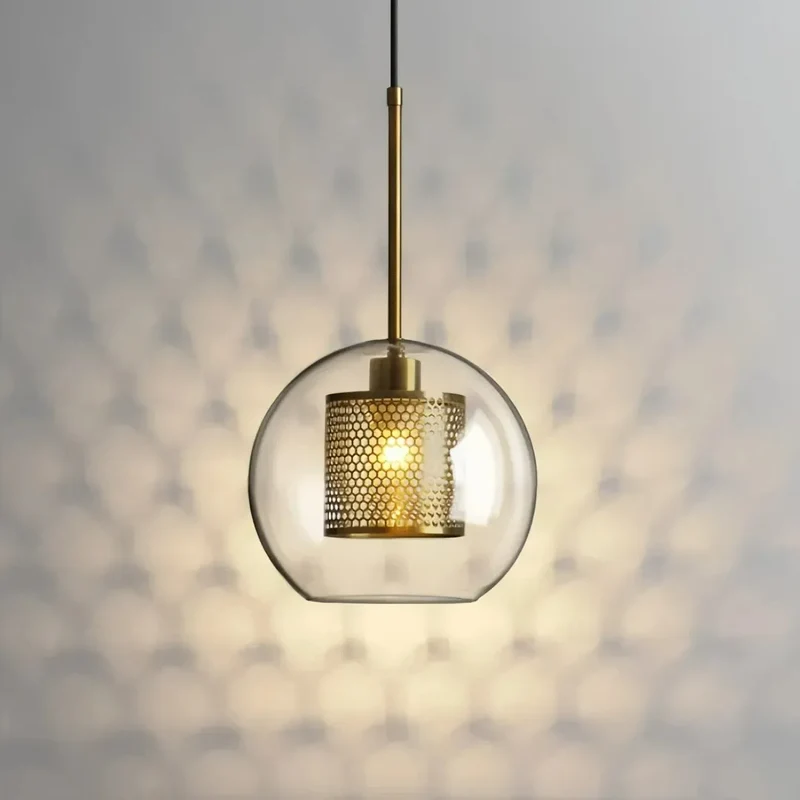 Einflammige Pendelleuchte aus Glas und Metall für das Esszimmer