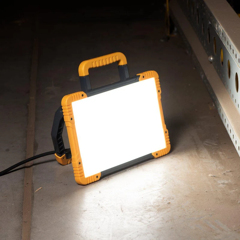 LED's Work ColorPro Construction Lamp 6000 - Realistische Farbwiedergabe CRI97 - 5 Meter Kabel - IP54 - 60W