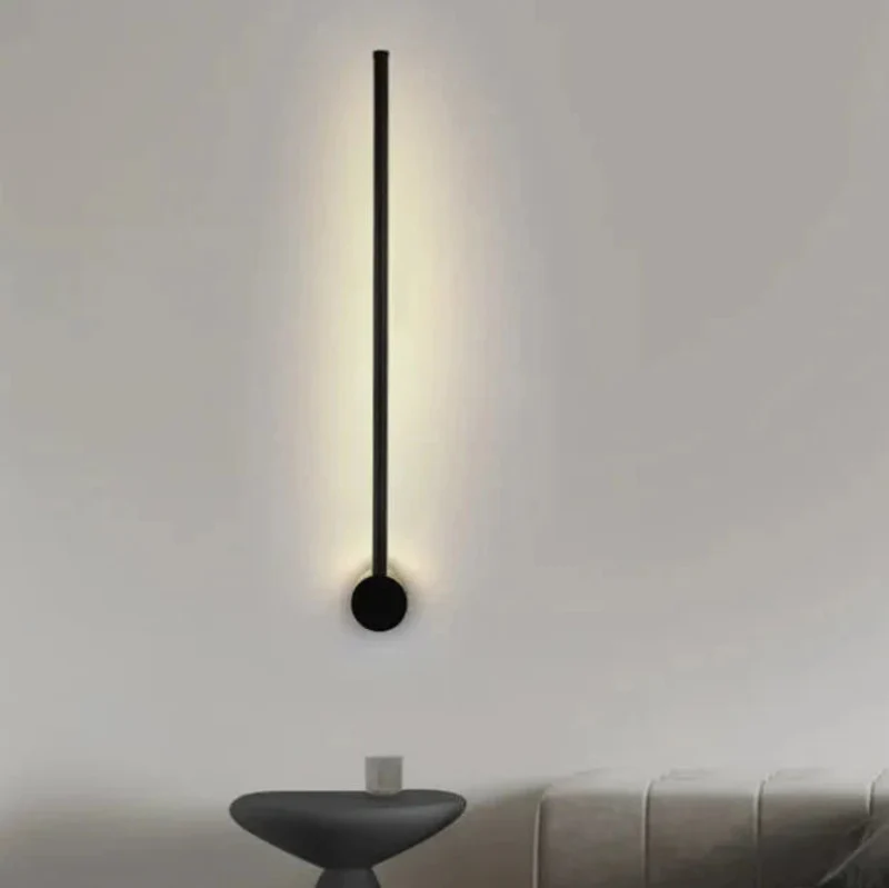 Dimmbare minimalistische Wandleuchte im linearen Design
