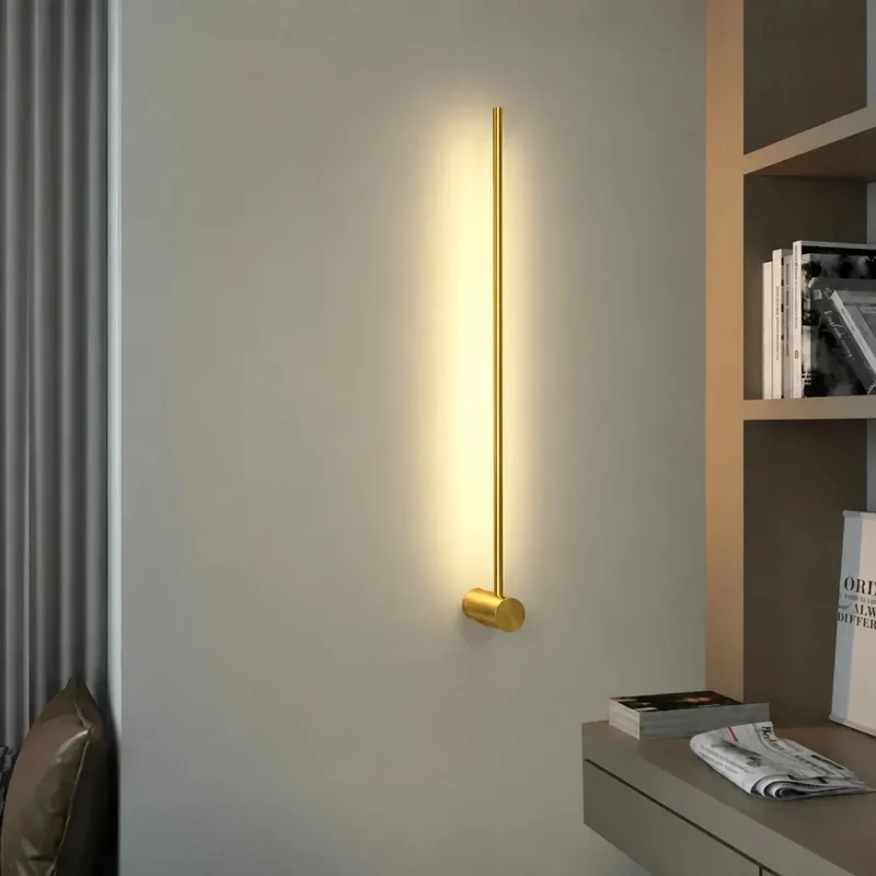 Dimmbare minimalistische Wandleuchte im linearen Design