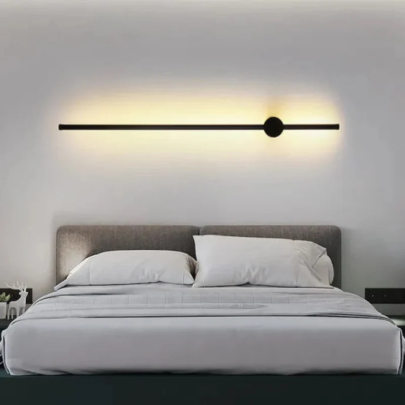 Dimmbare minimalistische Wandleuchte im linearen Design