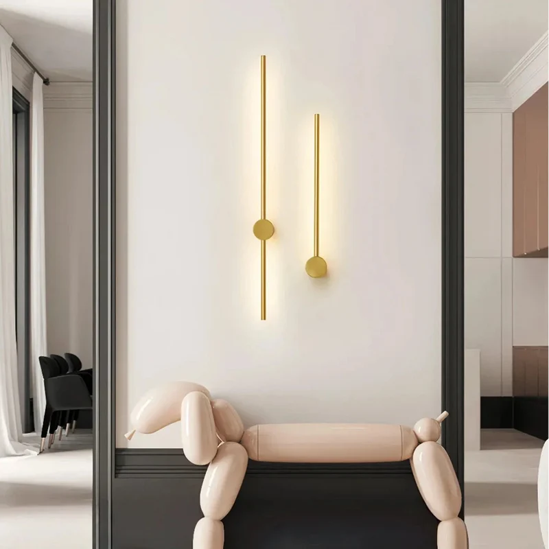 Dimmbare minimalistische Wandleuchte im linearen Design