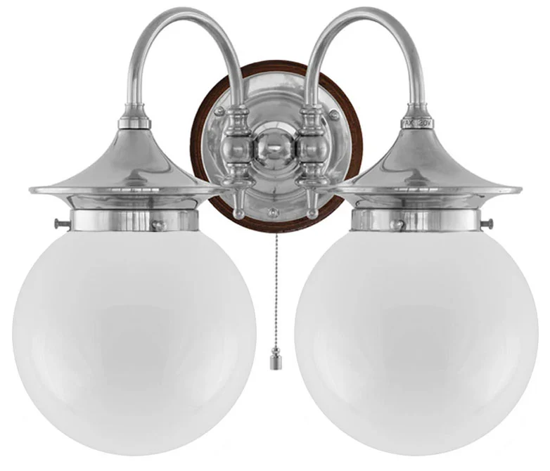 Vägglampa - Tigerstedt nickel, opalvita klot