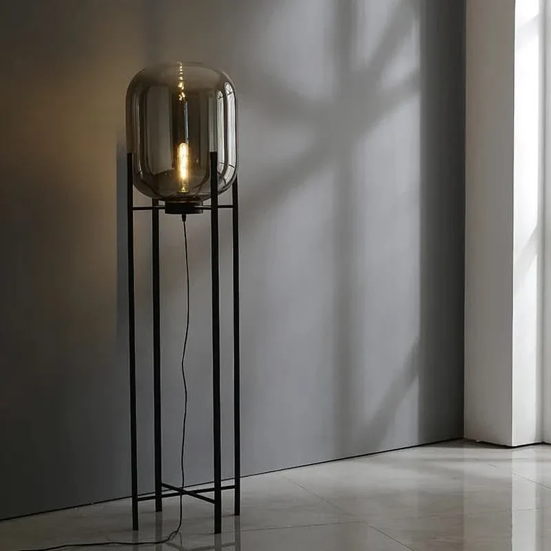 Skandinavische Stehlampe Dreibein Design Buntglas Sanfte Atmosphäre – Boreal