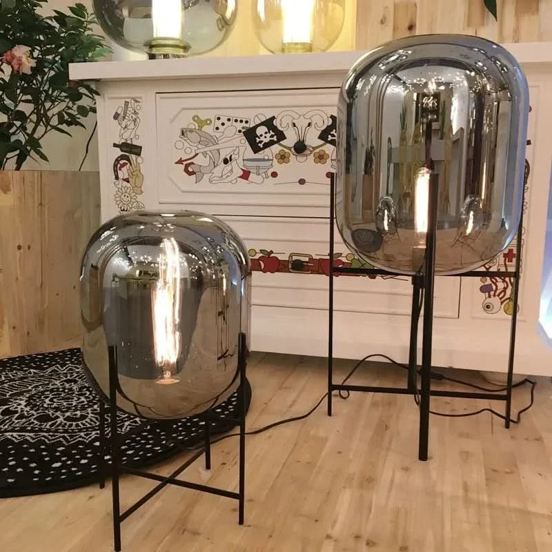 Skandinavische Stehlampe Dreibein Design Buntglas Sanfte Atmosphäre – Boreal