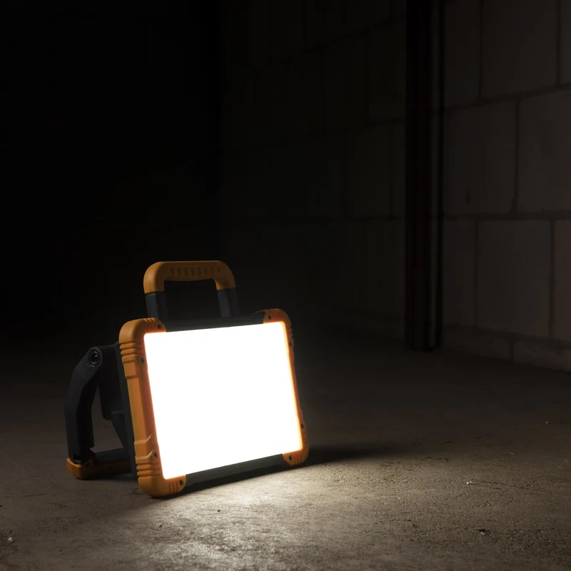 Akku LED-Bauleuchte 15W dimmbar 1.500lm IK08 USB-Powerbank - LED's Work