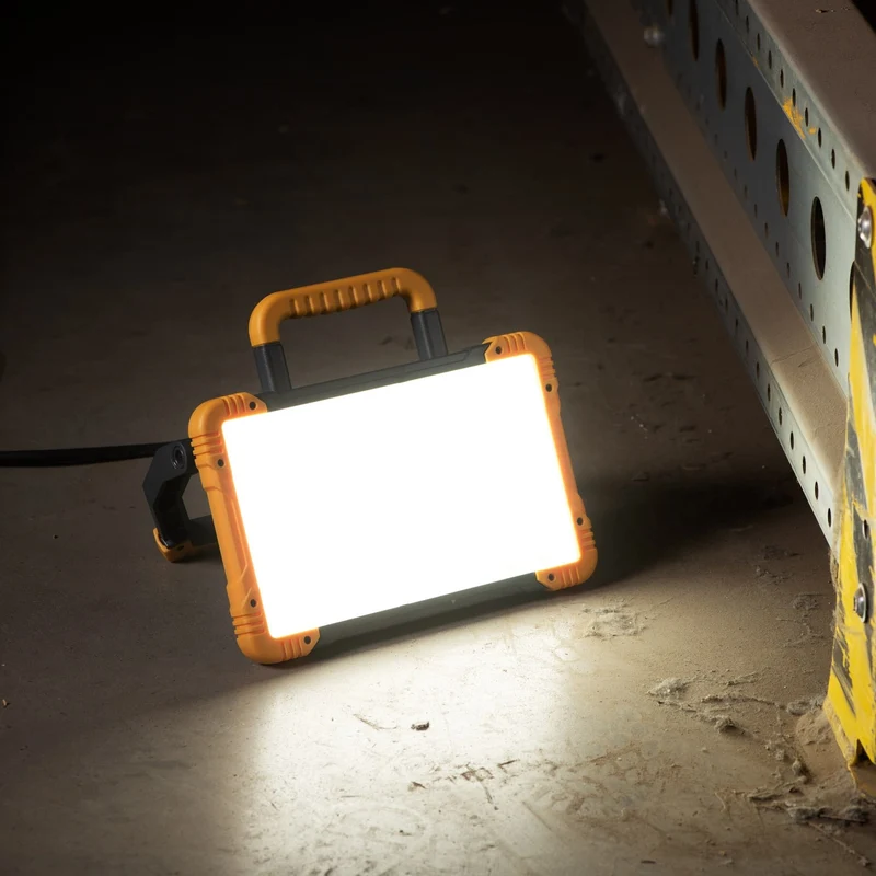 LEDs Work Premium LED Arbeitsleuchte 3200 - 5 Meter Kabel - Im harten Einsatz getestet - IP54 wasserdicht - 30W