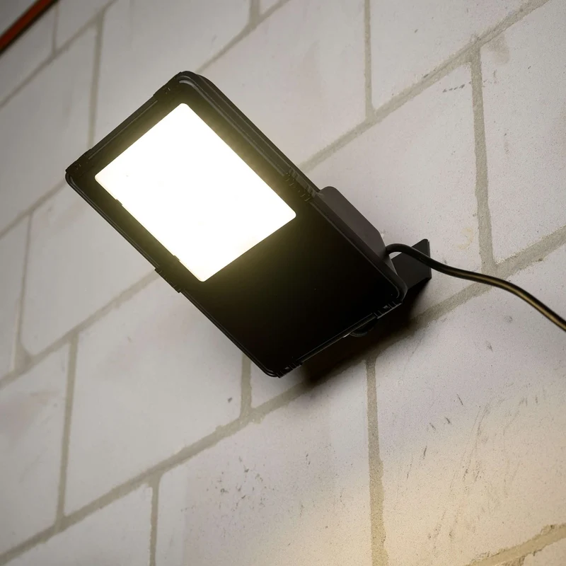 Premium-LED-Flutlicht 30 W – 30 Jahre Lebensdauer – IP66 wasserdicht – 4650 lm