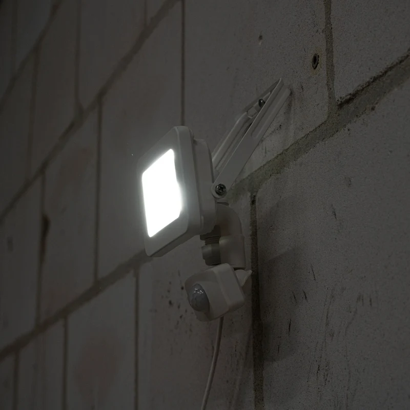 LED-Außenstrahler mit Bewegungsmelder weiß 10 Watt neutralweiß IP44 - LED's Light